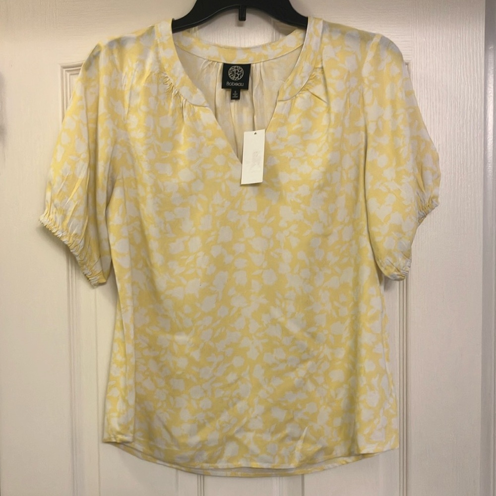 Bobeau Yellow White Floral V-neck Women's Top
